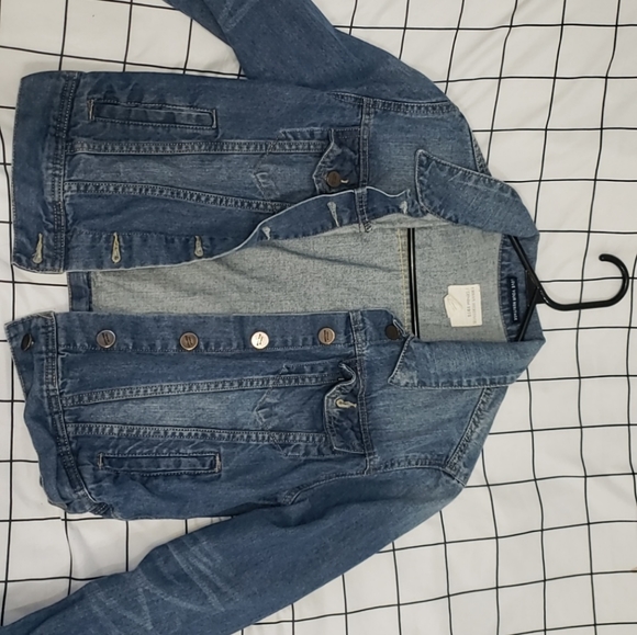 Jean jacket - Picture 1 of 1